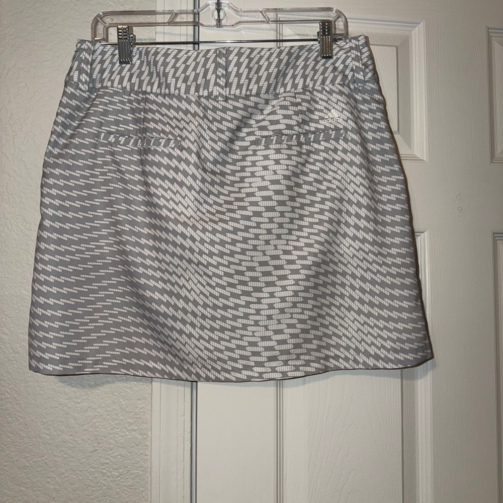 adidas Gray and White Patterned Golf Skort - Picture 6 of 9
